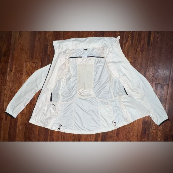 LULULEMON Vented Windbreaker with Hidden Hood in Ivory Size 6 - Picture 7 of 8